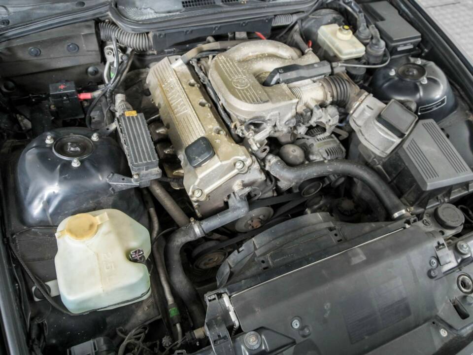 Bild 39/50 von BMW 318i (1996)