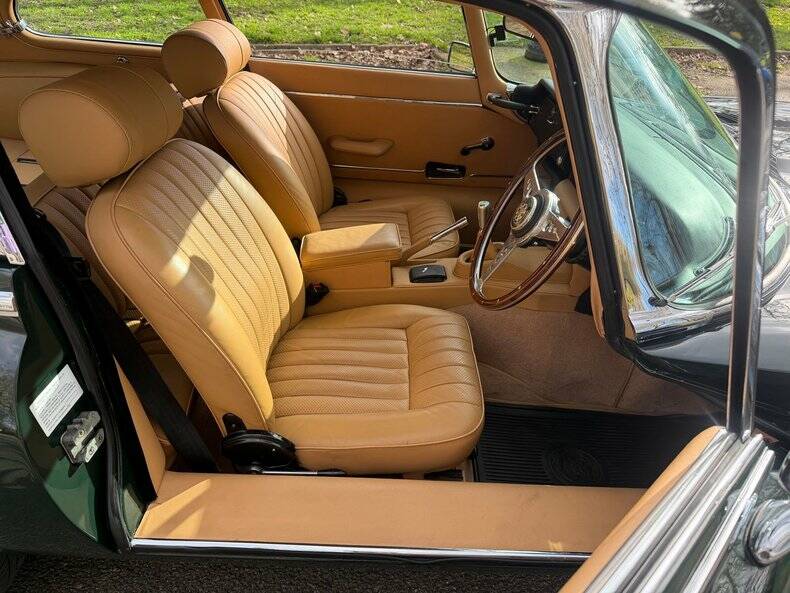 Imagen 7/50 de Jaguar E-Type V12 (2+2) (1970)
