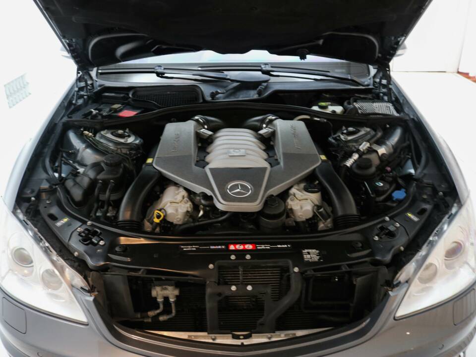 Bild 12/18 von Mercedes-Benz S 63 AMG (2007)