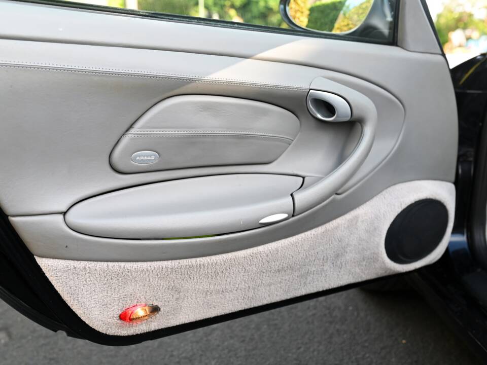 Imagen 16/20 de Porsche 911 Carrera (2003)