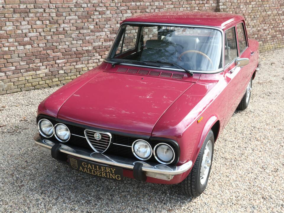 Bild 25/50 von Alfa Romeo Giulia Nuova Super 1300 (1975)