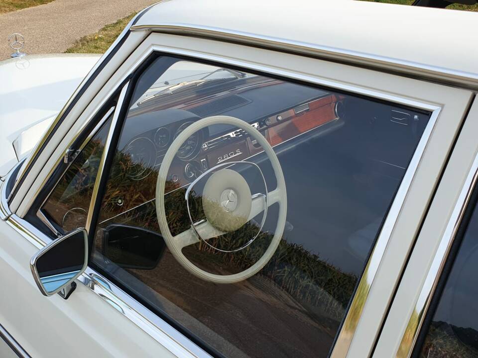 Imagen 9/19 de Mercedes-Benz 280 S (1972)