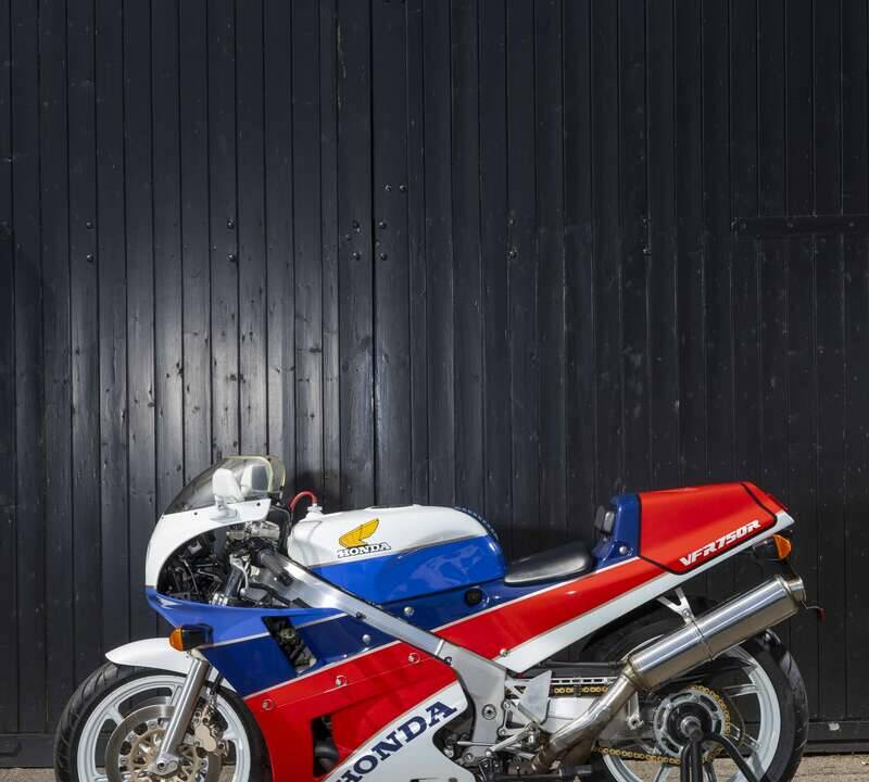 Bild 39/50 von Honda VFR 750R RC 30 (1989)