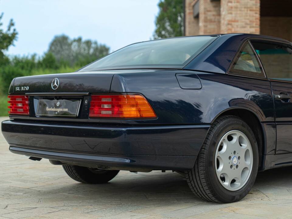 Image 11/50 of Mercedes-Benz SL 320 (1995)