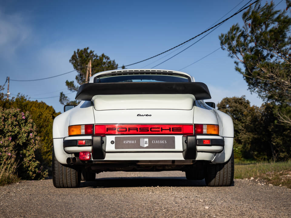 Immagine 40/49 di Porsche 911 Turbo 3.3 Flatnose (1982)