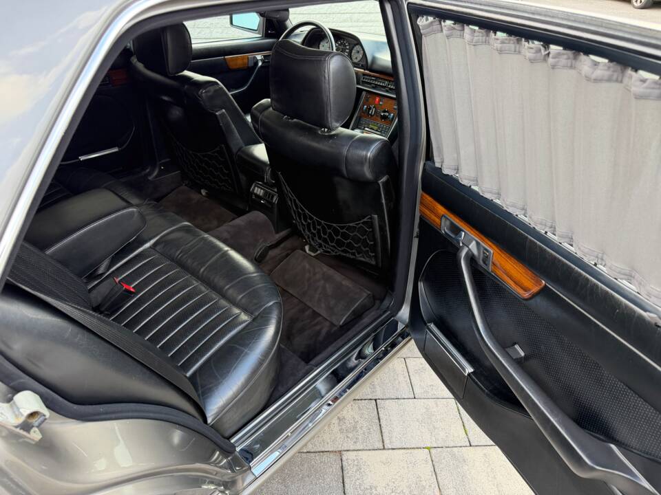 Bild 43/57 von Mercedes-Benz 500 SEL (1982)