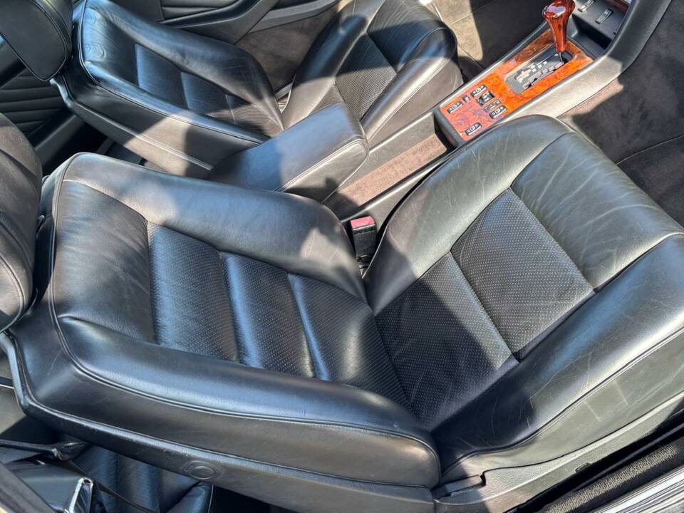 Bild 24/33 von Mercedes-Benz 560 SEC (1989)