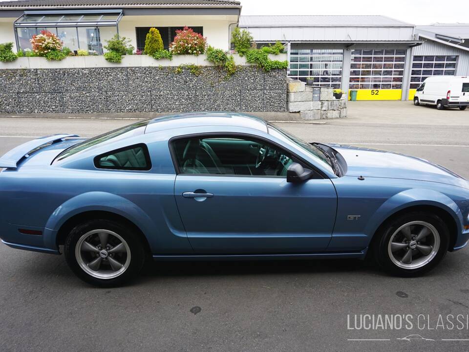 Bild 11/63 von Ford Mustang GT (2005)