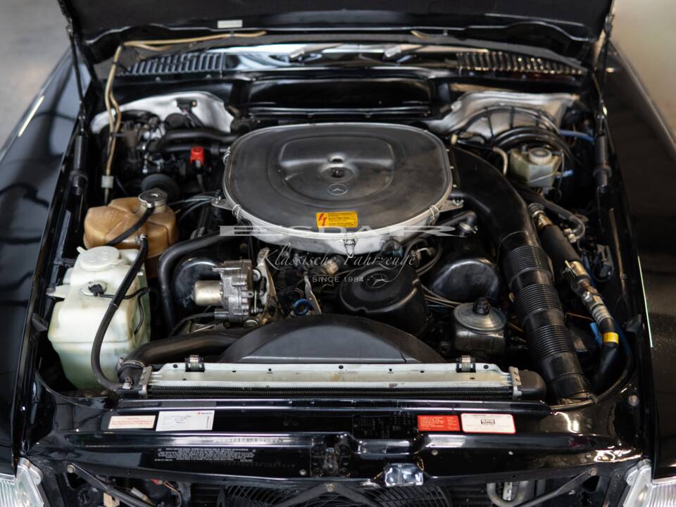 Image 25/37 of Mercedes-Benz 560 SL (1989)