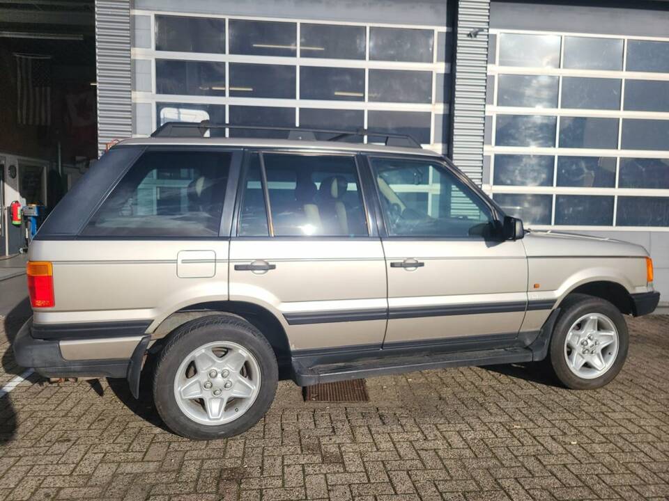Immagine 4/8 di Land Rover Range Rover 4.6 HSE (1998)