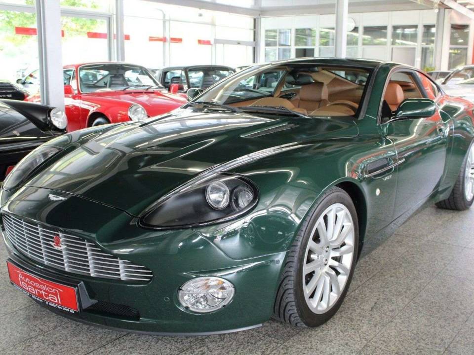 Afbeelding 1/15 van Aston Martin V12 Vanquish (2002)