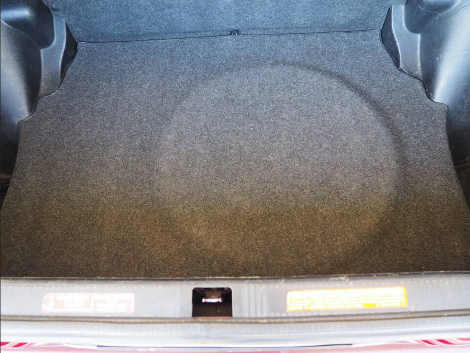 Image 98/137 of Mercedes-Benz 190 E 1.8 Avantgarde &quot;Rosso&quot; (1992)
