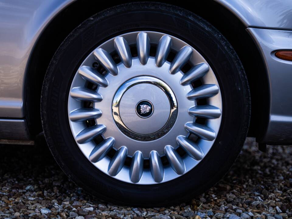 Image 34/50 of Jaguar XJ 8 4.2 (2003)
