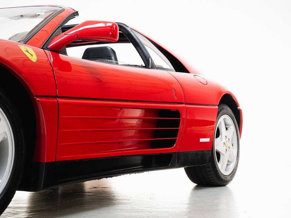Image 37/50 of Ferrari 348 TS (1989)