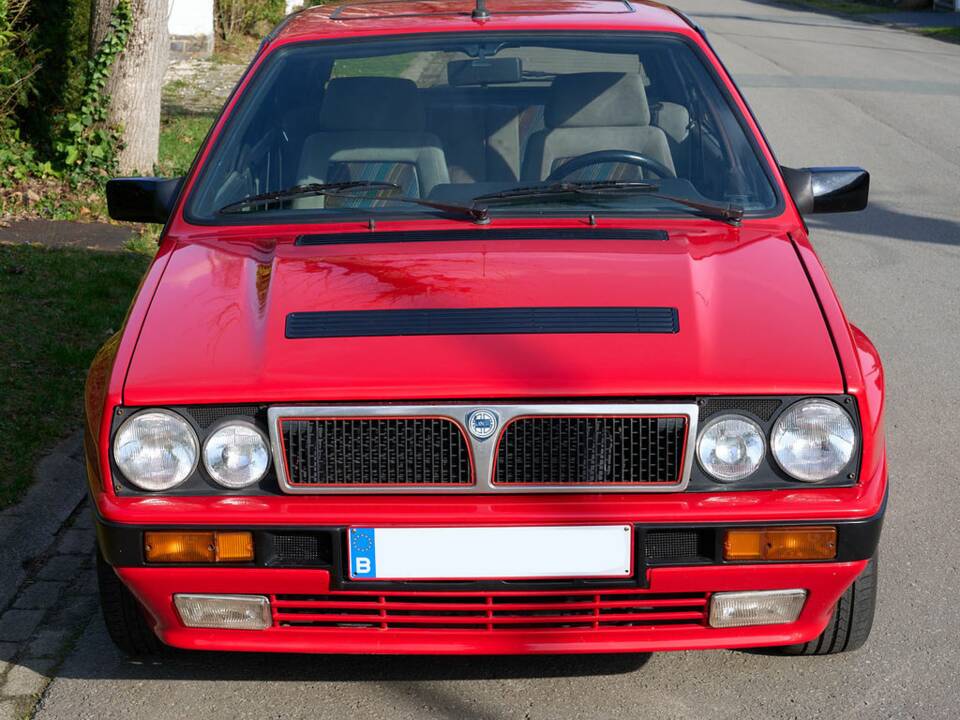 Imagen 3/8 de Lancia Delta HF Integrale 16V (1990)