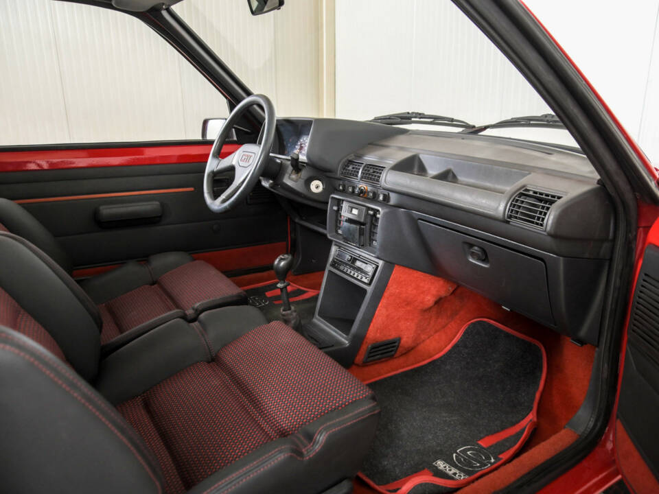 Image 12/50 of Peugeot 205 GTi 1.6 (1986)