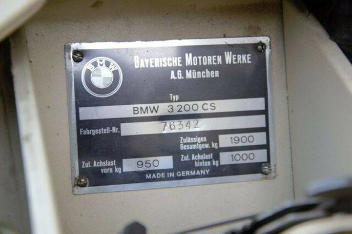 Image 16/18 of BMW 3200 CS (1964)
