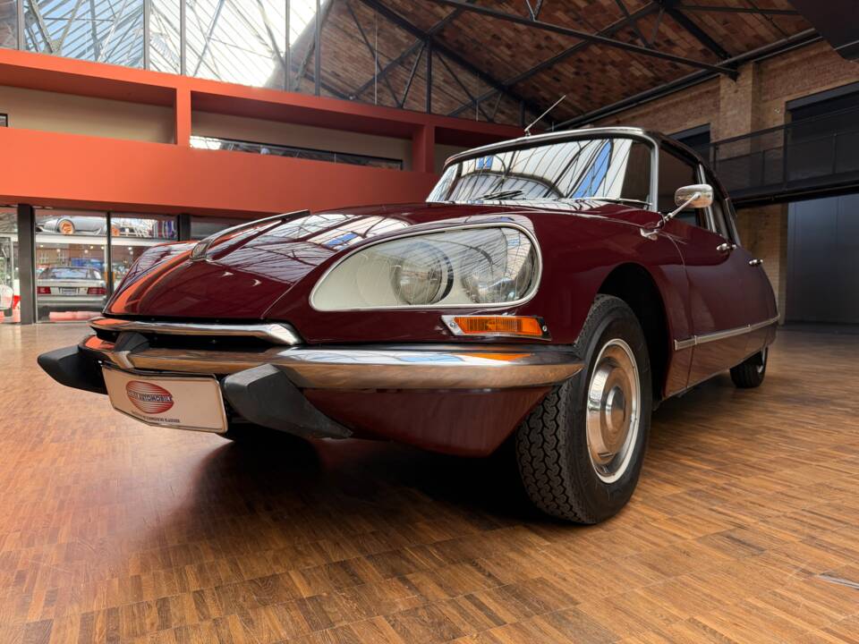 Afbeelding 3/37 van Citroën DS 21 Pallas (1967)