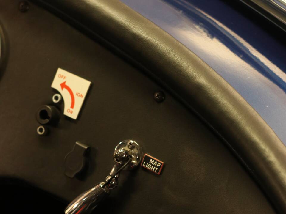 Image 36/57 of AC Cobra 427 (1965)