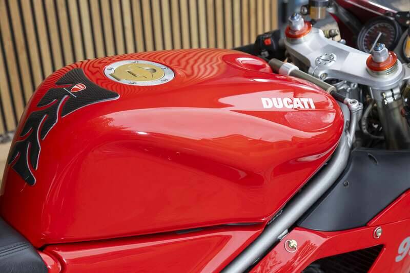 Bild 32/42 von Ducati 996 (2001)