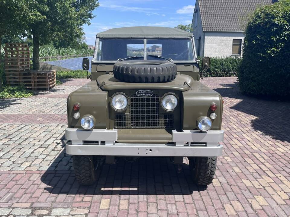 Image 4/8 of Land Rover 88 (1969)