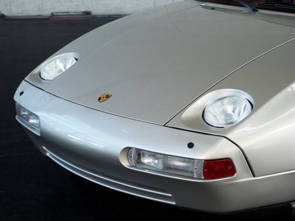 Image 3/50 of Porsche 928 GT (1989)