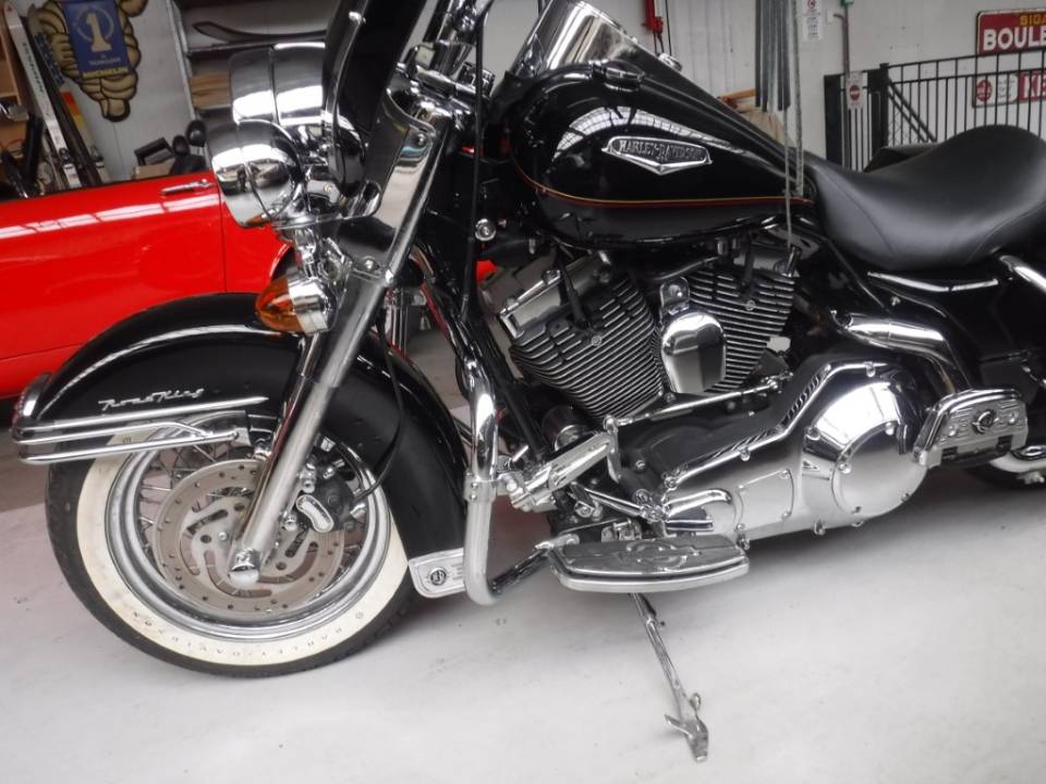 Image 17/18 of Harley-Davidson DUMMY (2001)