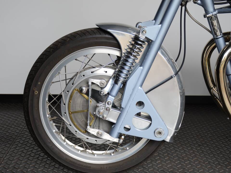 Image 27/42 of Royal Enfield 700 Silver Shotgun (1955)