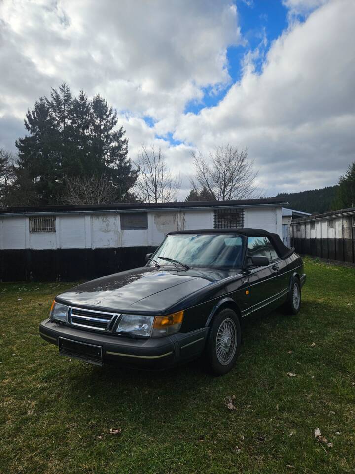 Bild 2/10 von Saab 900 2.0i 16V (1990)