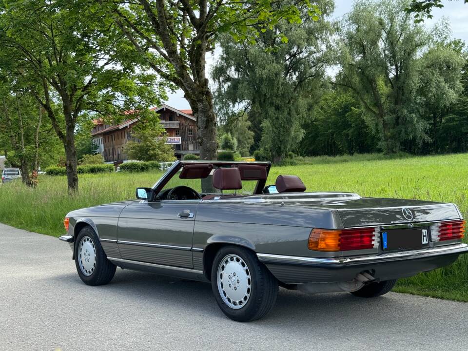 Image 2/16 of Mercedes-Benz 560 SL (1988)