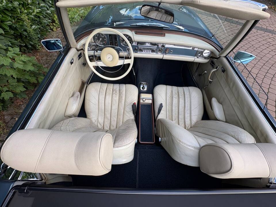 Image 26/38 de Mercedes-Benz 280 SL (1970)