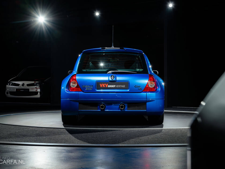 Image 4/15 of Renault Clio II V6 (2003)