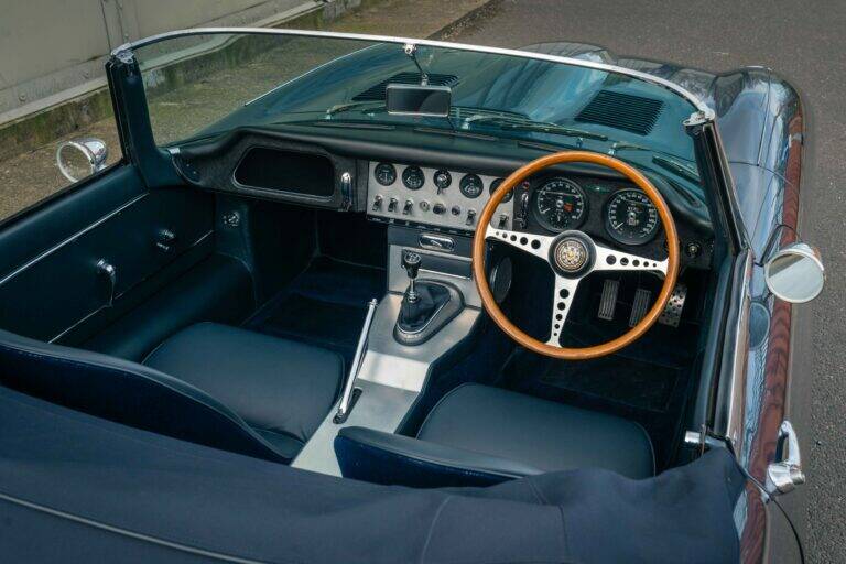 Image 22/55 of Jaguar E-Type 3.8 Flat Floor (1961)