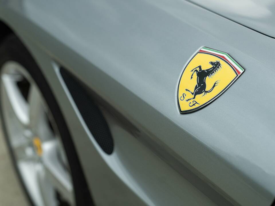 Bild 35/50 von Ferrari California T (2014)