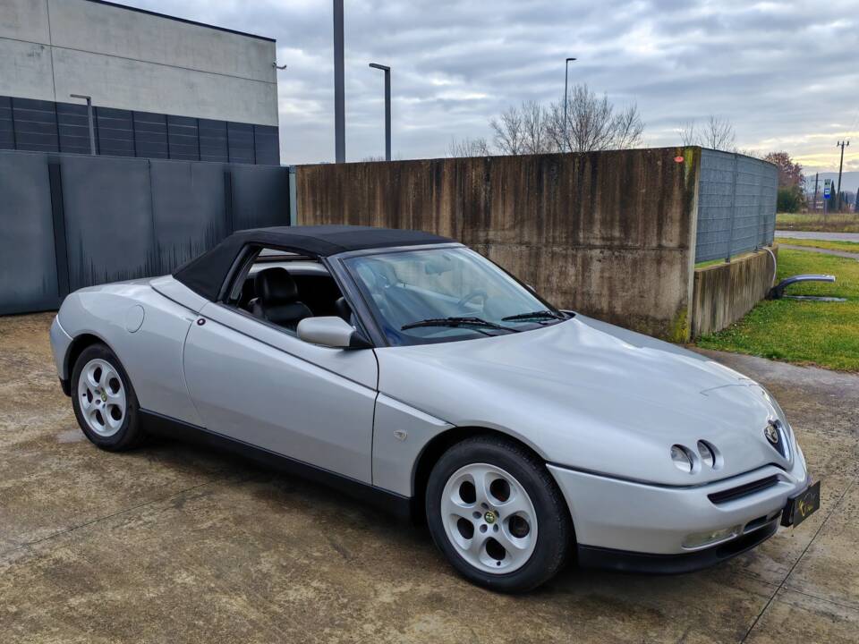 Bild 19/40 von Alfa Romeo Spider 2.0 Twin Spark 16V (1997)