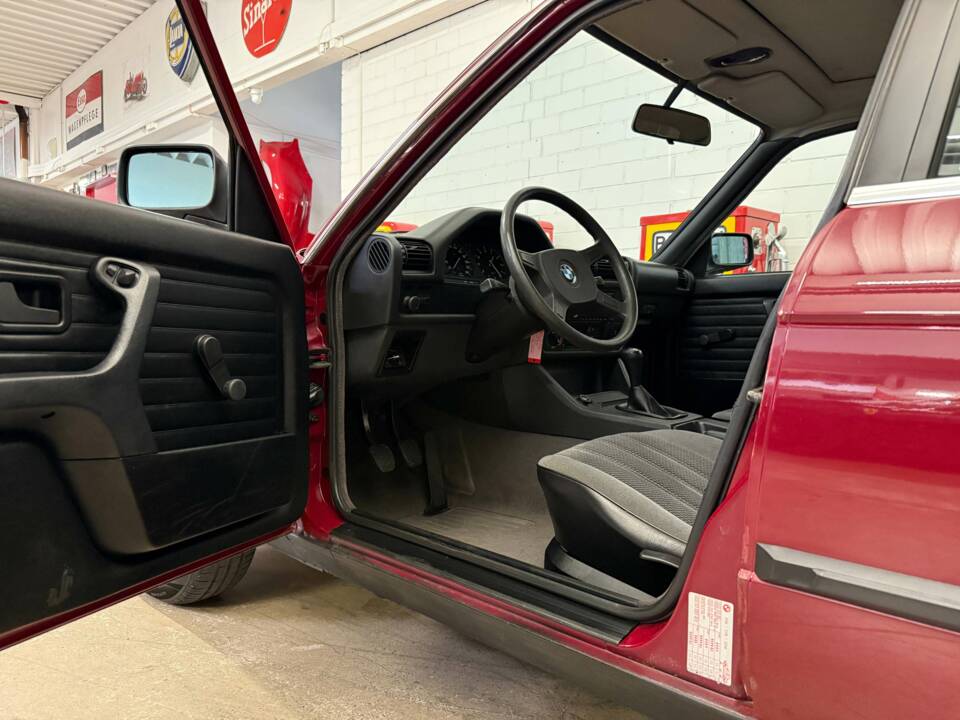 Afbeelding 6/20 van BMW 316i (1990)