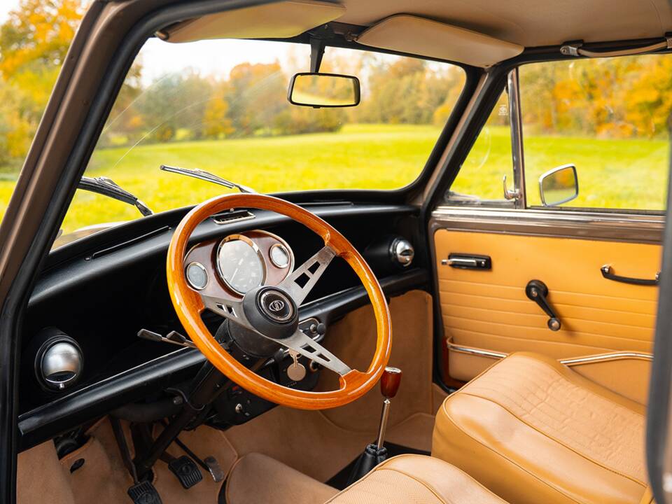 Immagine 19/36 di Innocenti Mini 1001 Export (1972)