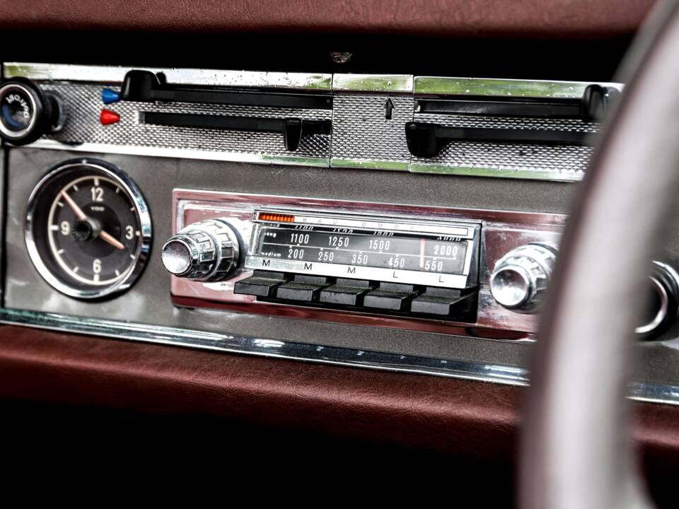 Afbeelding 18/27 van Mercedes-Benz 230 SL (1964)