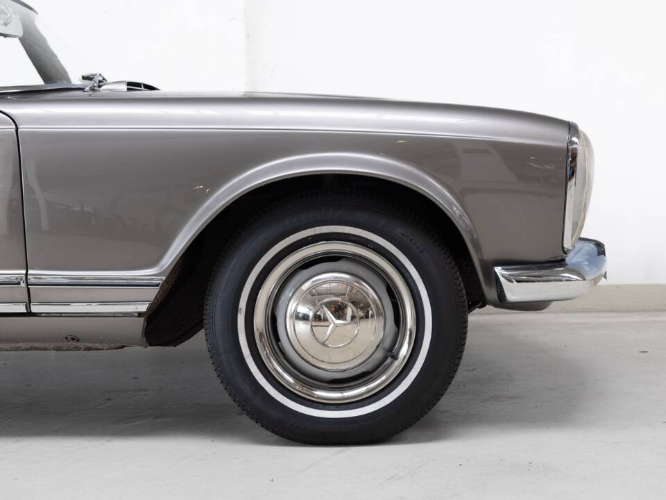 Image 25/35 de Mercedes-Benz 230 SL (1966)