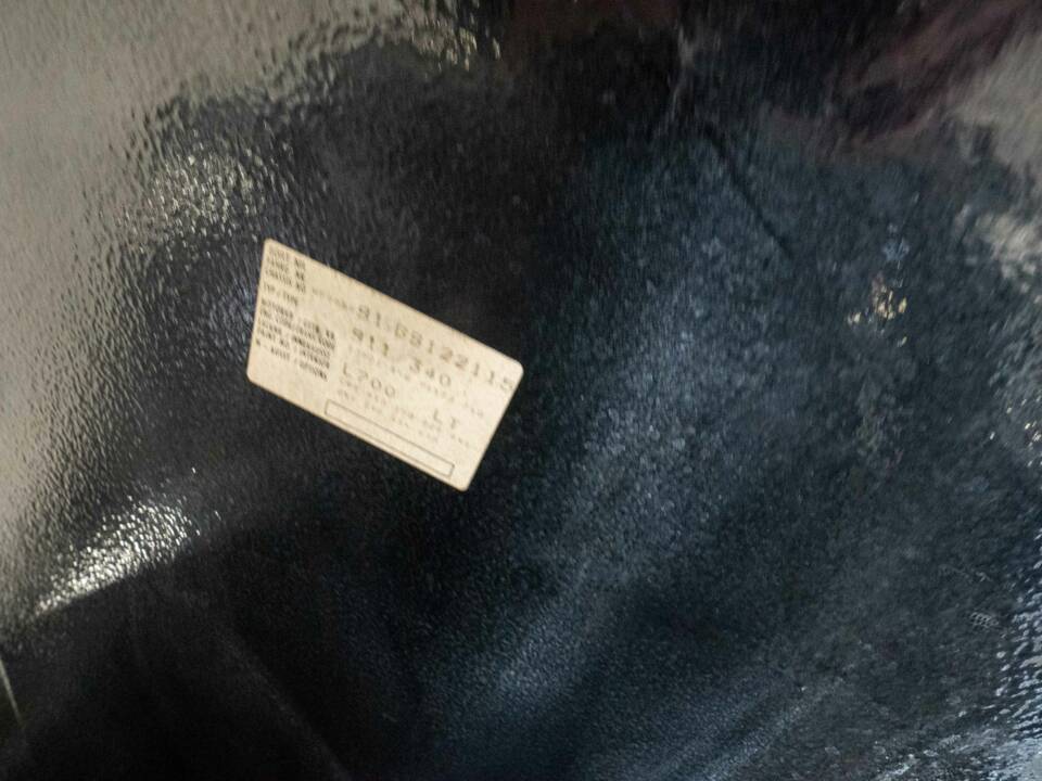 Image 14/38 of Porsche 911 Carrera 3.2 (1986)