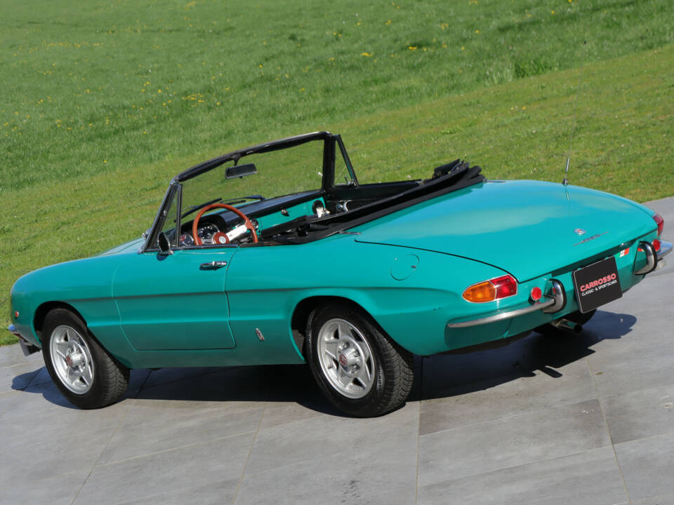 Image 49/50 of Alfa Romeo 1750 Spider Veloce (1969)