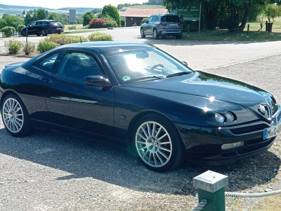 Image 2/50 of Alfa Romeo GTV 3.0 V6 24V (1999)