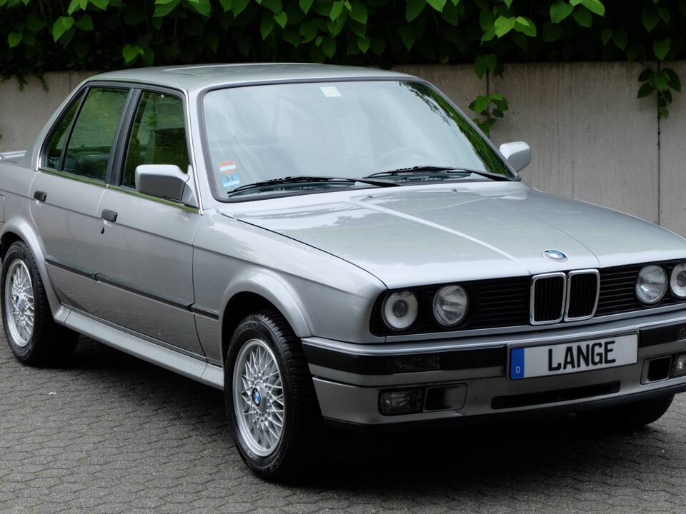 Bild 4/56 von BMW 325ix (1987)