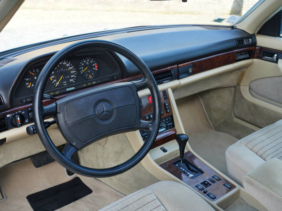 Bild 3/50 von Mercedes-Benz 560 SEC (1987)