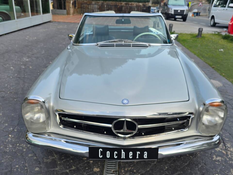 Image 2/26 de Mercedes-Benz 280 SL (1970)