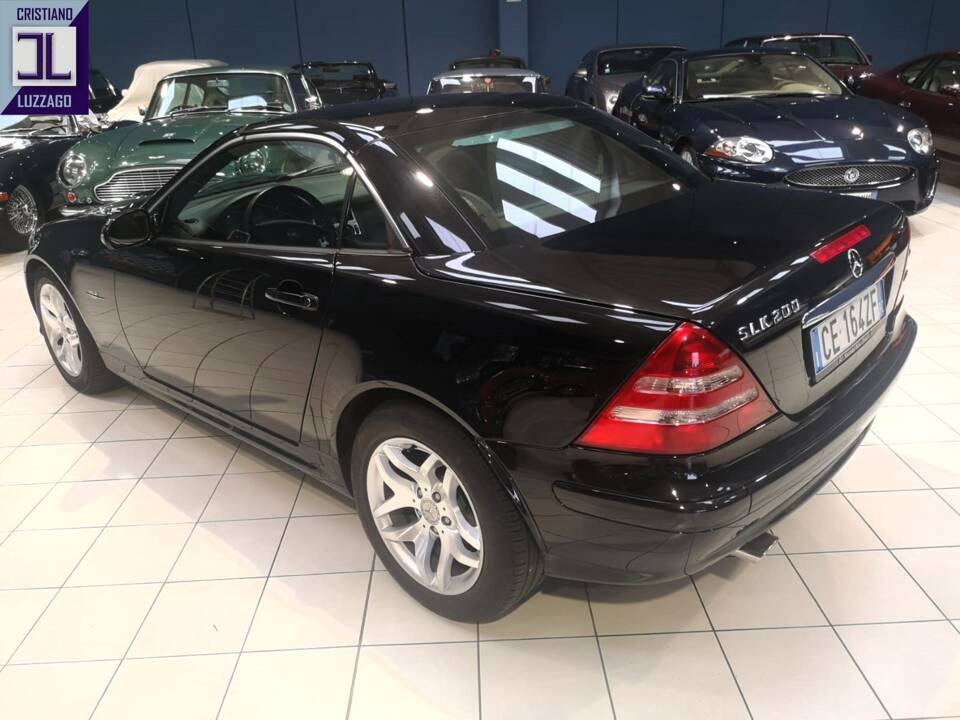 Image 9/72 de Mercedes-Benz SLK 200 Kompressor (2003)
