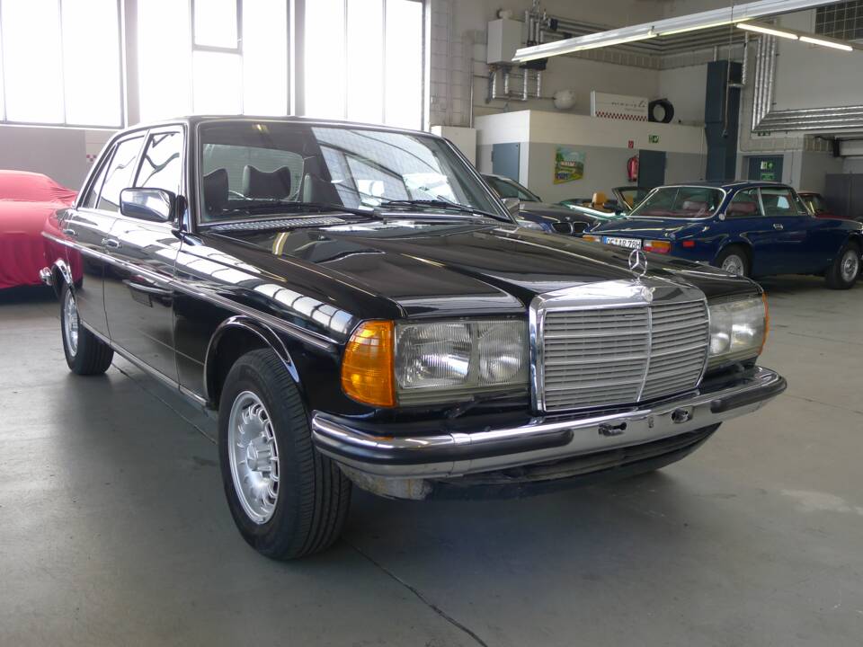 Image 26/44 of Mercedes-Benz 280 (1978)