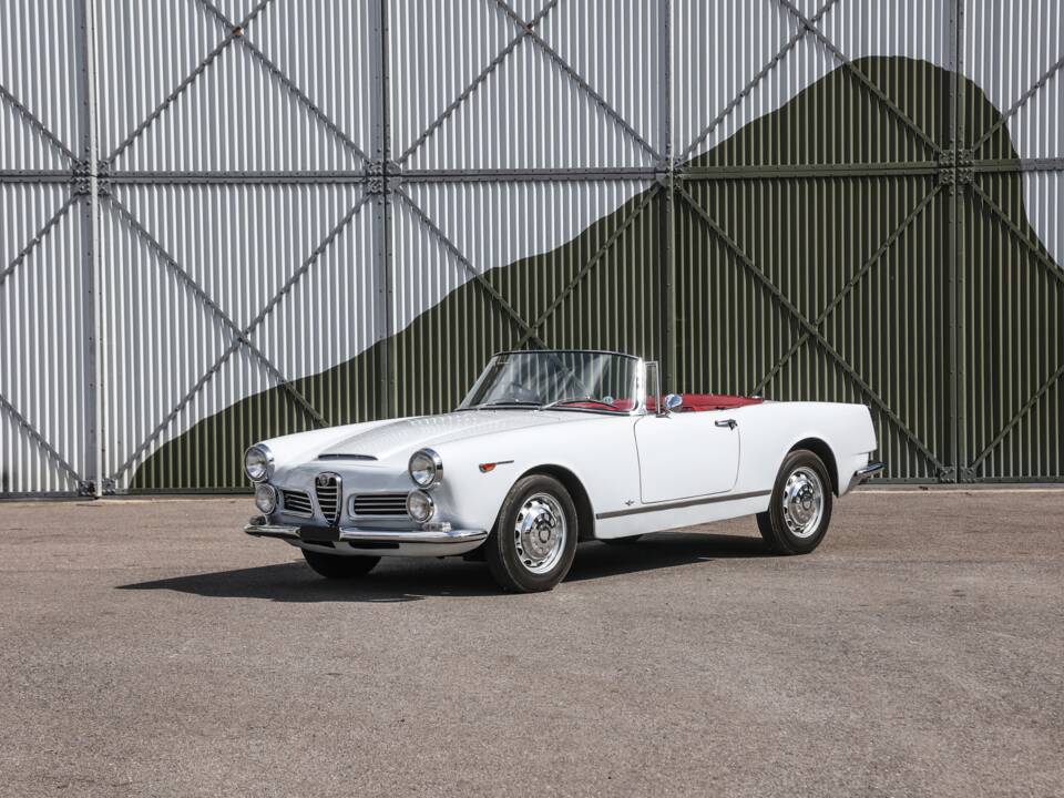 Bild 24/35 von Alfa Romeo 2600 Spider (1963)