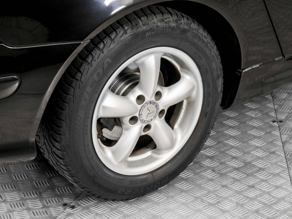 Image 29/50 of Mercedes-Benz SLK 200 Kompressor (2001)