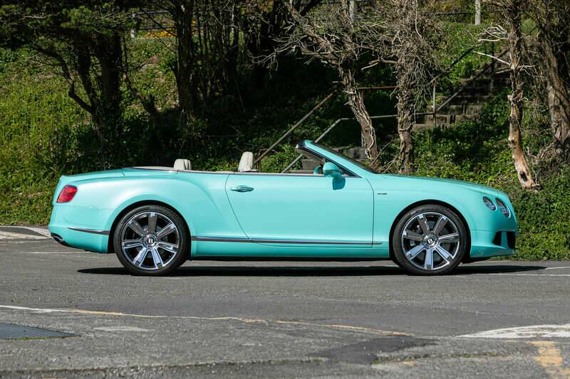 Image 5/38 of Bentley Continental GTC V8 (2013)